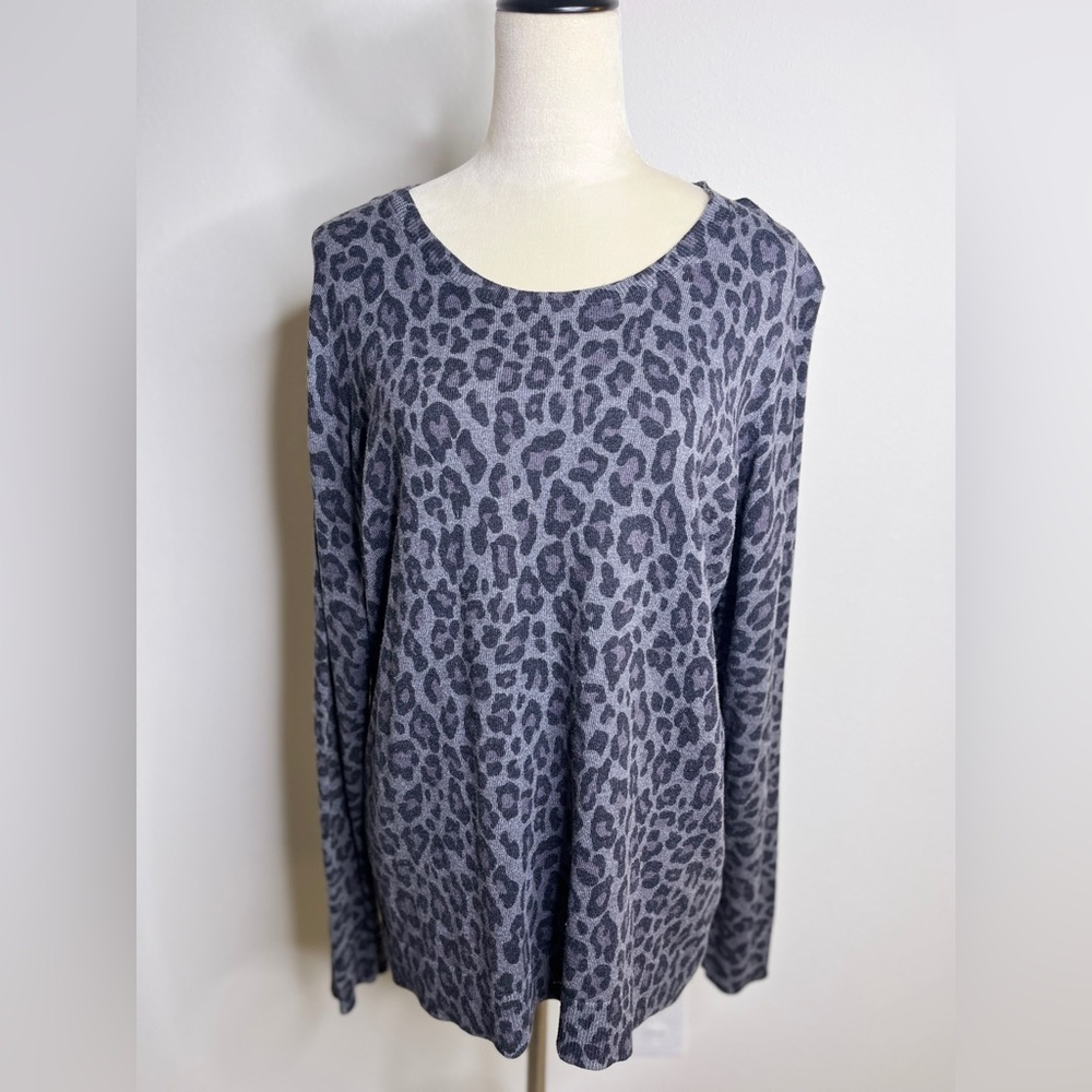 Leopard Print Sweater in ✨like new✨ condition